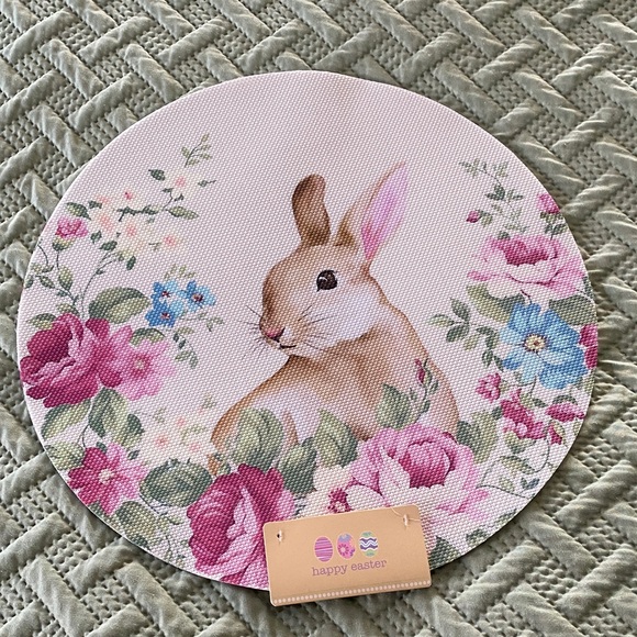 Other - 8pc Floral Bunny Round Placemat